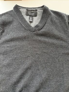 Nordstrom Men's Charcoal V-Neck Sweater